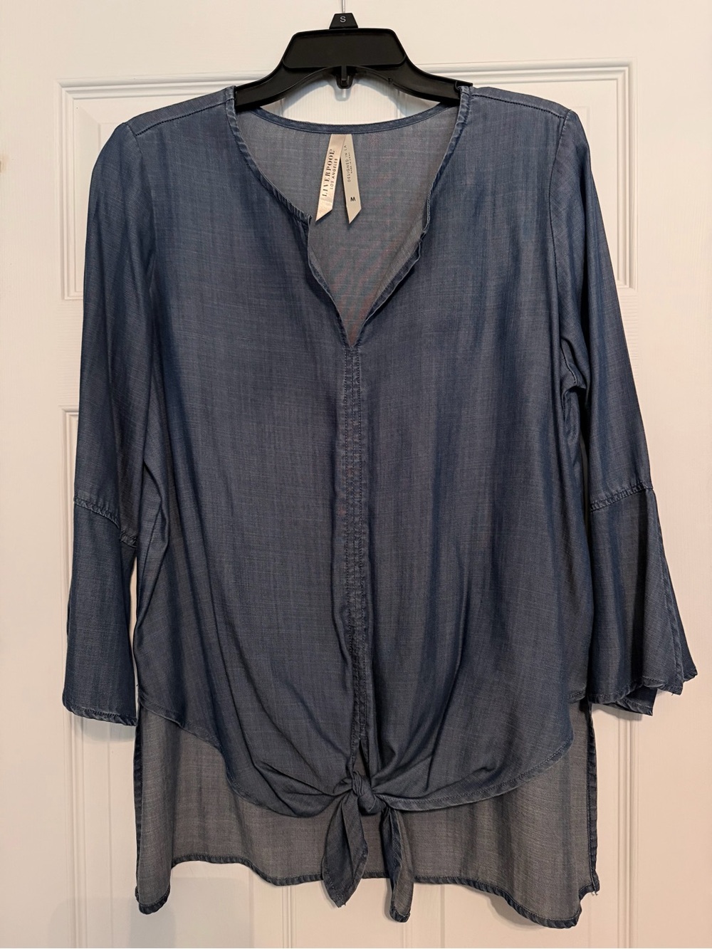 Liverpool LA Tie Front, Split neck and Sleeves Denim Top